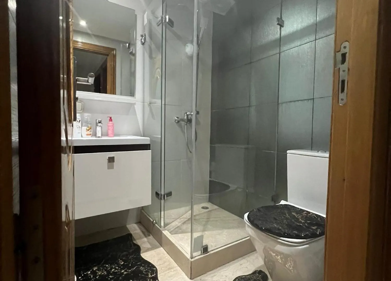 Appartement En Pleine Centre Gueliz En Face Theatre Royal Marrakesh