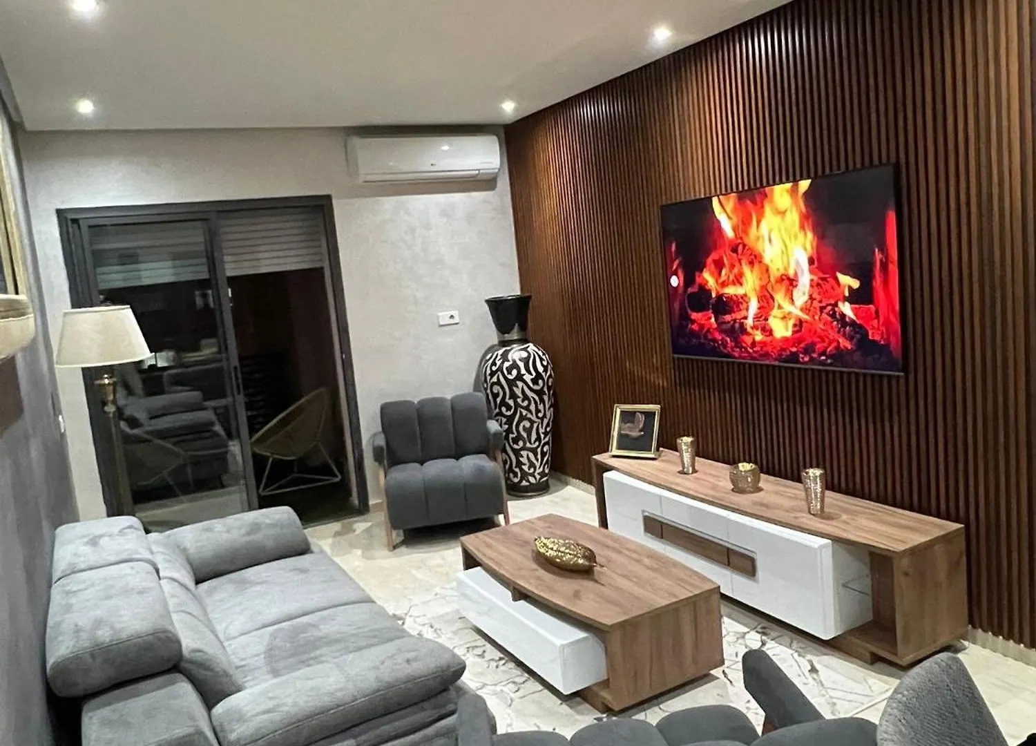 Appartement En Pleine Centre Gueliz En Face Theatre Royal location